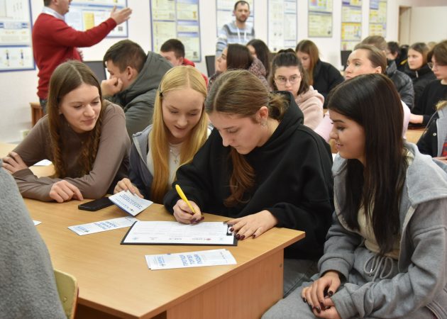 Про безпечні подорожі та види торгівлі людьми говорили зі студентами