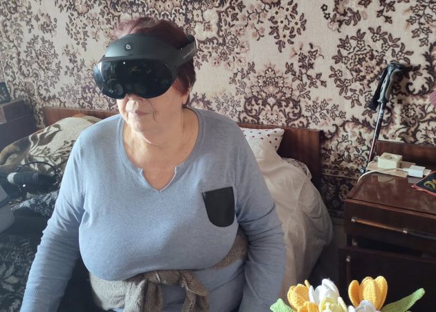 Паліативна робота вдома: підопічні знайомилися з VR-технологією