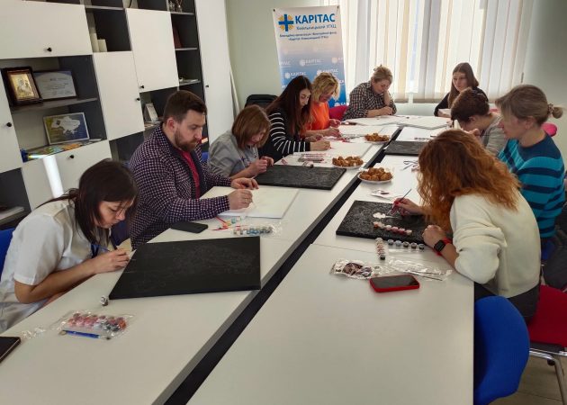 Щоб мати силу допомагати іншим, потрібно знайти ресурс у собі