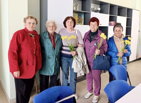 «Букет вдячності»: тепла зустріч до Дня матері 