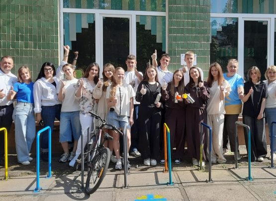 Шкільний парламент в дії: як учні облаштували велопростір на території свого закладу
